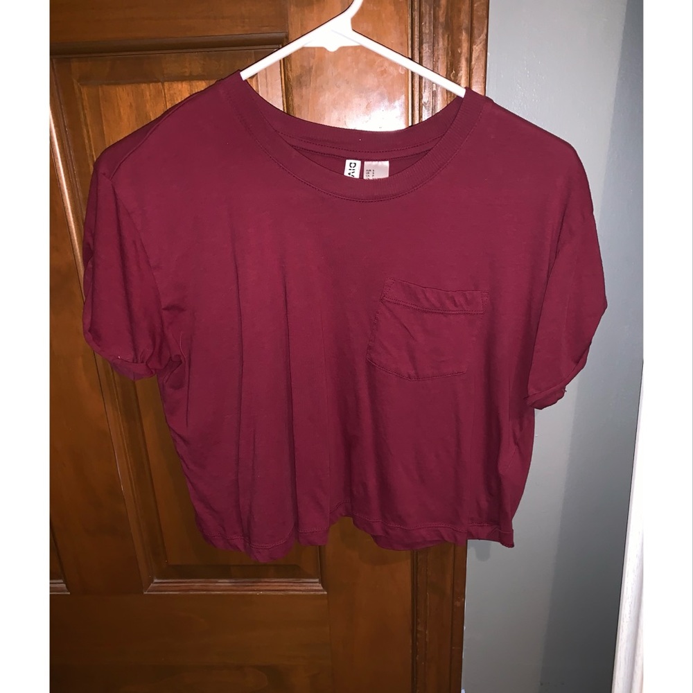 maroon crop top